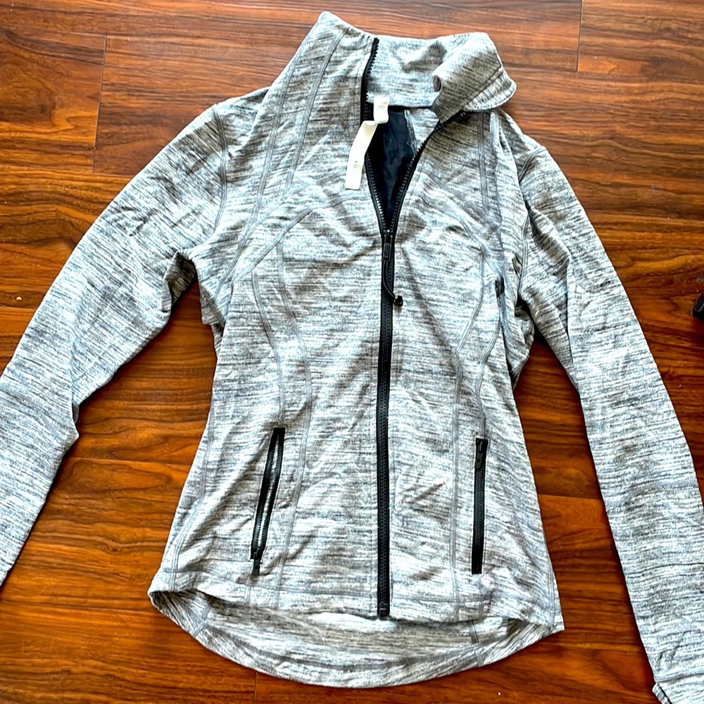 Lulu zip up